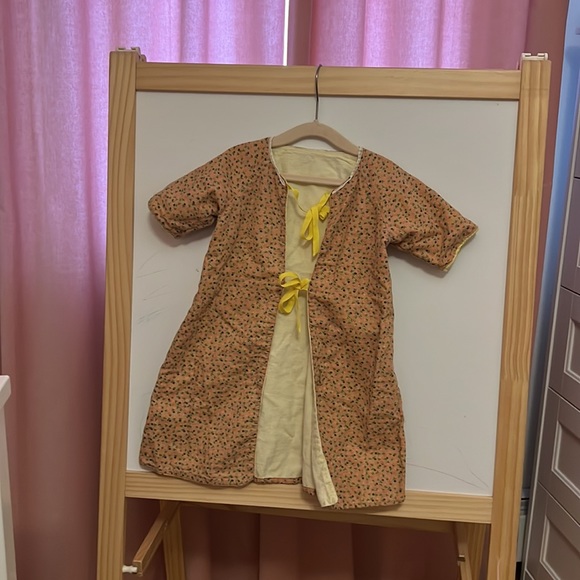 Lace neck detail small floral print two toned tie bows in back. - Picture 2 of 3